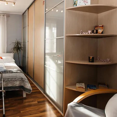 Maya's Flats & - Old Town Piwna Apartmán