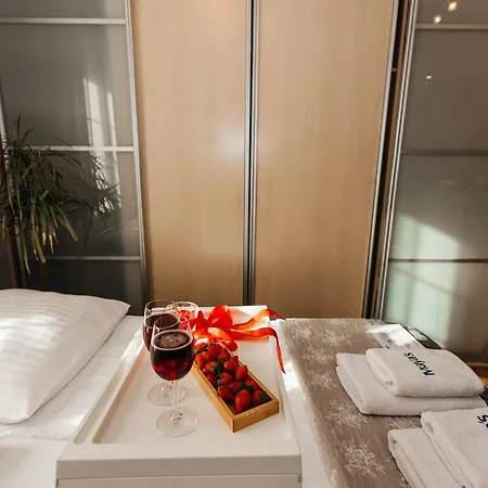 Maya's Flats & - Old Town Piwna Apartmán *