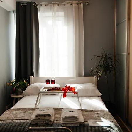 Maya's - Old Town Piwna Apartman *