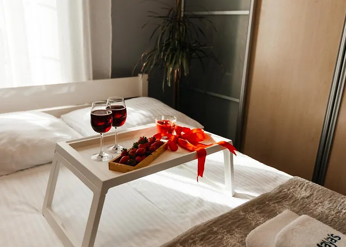 Daire Maya's Flats & - Old Town Piwna *