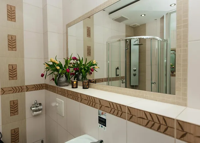 Maya's Flats & - Old Town Piwna Апартаменты *