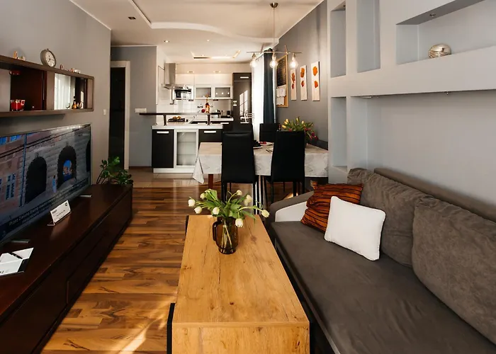 Maya's Flats & - Old Town Piwna Апартаменты