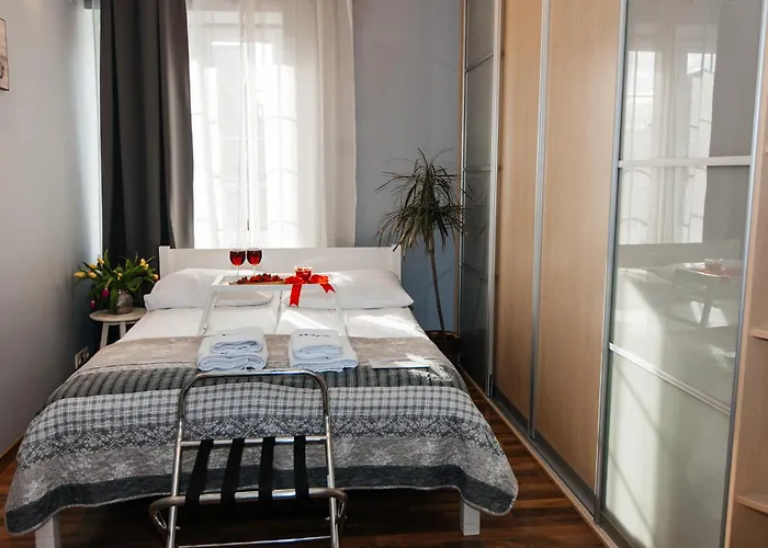 Maya's Flats & - Old Town Piwna * Гданьск